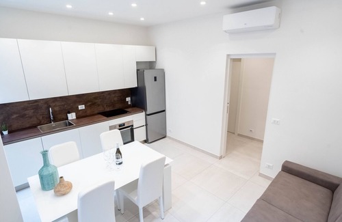 San Giovanni Apartment | Bright and welcoming two bedrooms apartment a stone's throw from the Colosseum