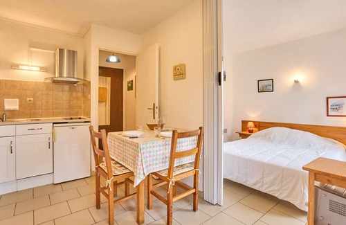 Barbotan-les-Thermes Apartment | Bright apartment with terrace and air conditioning, parking included