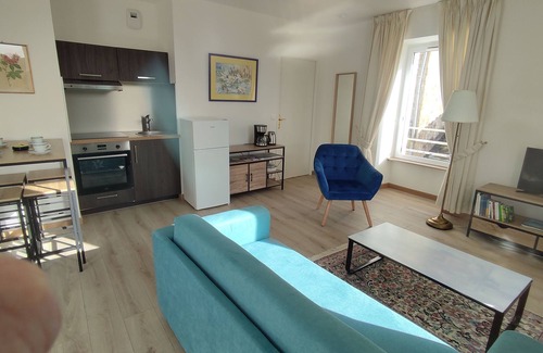 Rochefort-en-Terre Apartment | Bright apartment with nature view, in the city center