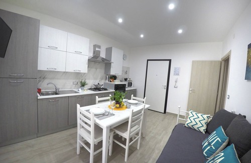 Tiche Apartment | Bright apartment 10 minutes from Ortigia