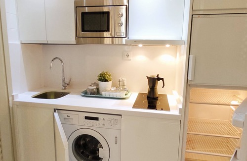 La Florida Apartment | Bright Apartment at Santa Cruz 4 pax Parking Opc