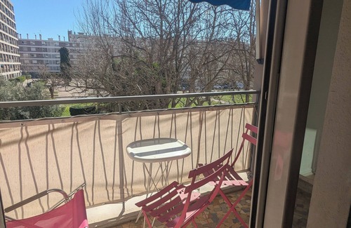 Chanot - Stade Velodrome Apartment | Bright apartment close to town center and public transport