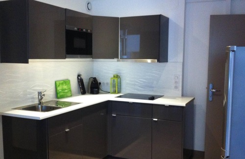 Coursan Apartment | Bright apartment Coeur de village