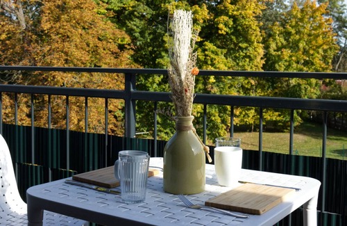 Burg-Dorf Apartment | Bright apartment with balcony, centrally located