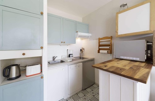 Eaux-Bonnes Apartment | Bright Apartment for 4 Near Ski Slopes - Balcony and Ski Locker