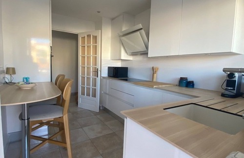 Hyeres City Centre Apartment | Bright apartment in city center