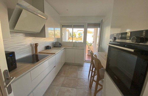 Hyeres City Centre Apartment | Bright apartment in city center