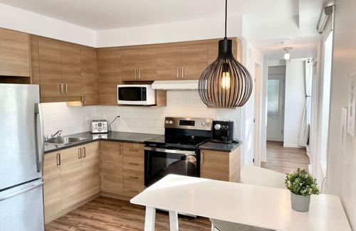 Vieux-Limoilou Apartment | Bright apartment in Old Limoilou.