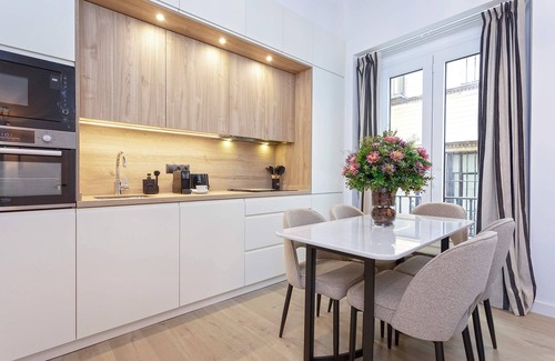 San Vicente Apartment | Bright apartment in Sevilla. Teodosio II