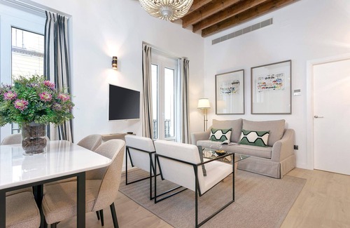 San Vicente Apartment | Bright apartment in Sevilla. Teodosio II