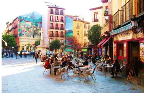 Barrio de La Latina House | Bright apartment in the heart of Madrid
