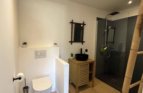 Tosse Apartment | Bright apartment in the heart of a recently renovated villa.