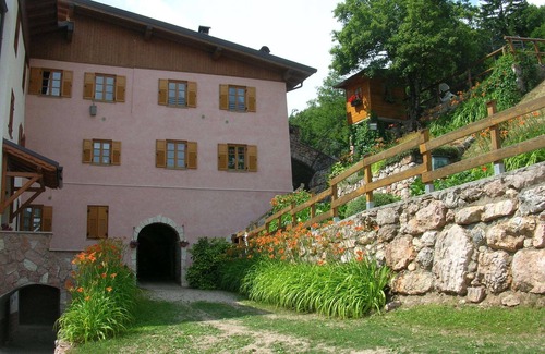 Cavedago House | Bright apartment in the countryside of the Adamello Brenta