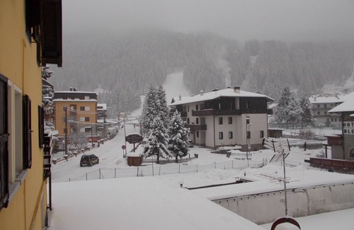 Ponte di Legno Apartment | Bright apartment near the ski slopes, centrally located