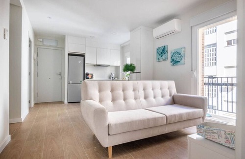 San Jose Obrero Apartment | Bright Apartment Near Seville's Historic Center