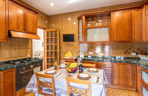 Naples Apartment | Bright Apartment Private Parking Naples, Napoli, Italy