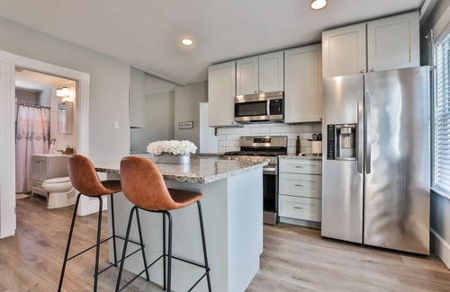 North Andover Apartment | Bright Apartment Near Downtown, Highways, Boston