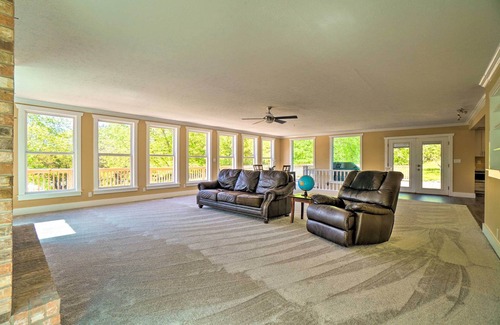 Lebanon Apartment | Bright Apartment w/ Deck & Old Hickory Lake Access