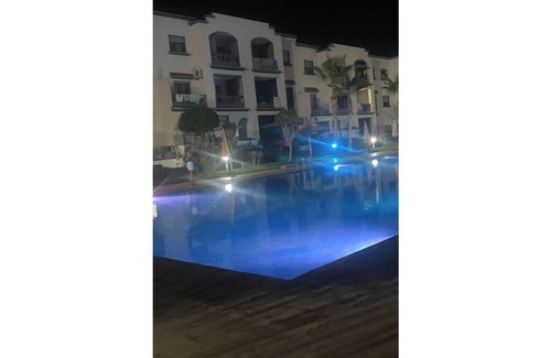 LA GIRONDE Apartment | Bright apartment with pool view close to the beach - Mansouria