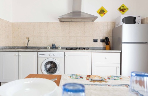 Balestrate House | Bright apartment with sea view 150 meters from the beach wi fi car rental