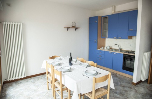 Vercana Apartment | bright apartment with balcony overlooking the lake
