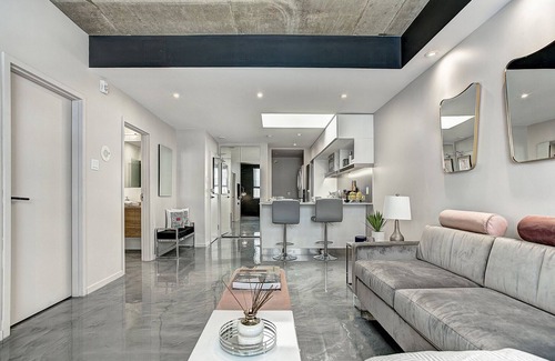 Shaughnessy Village Apartment | Bright Apartment with All Amenities