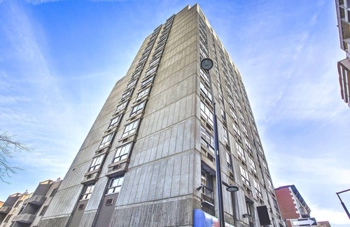 Shaughnessy Village Apartment | Bright Apartment with All Amenities