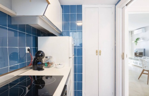 Marbella City Centre Apartment | Bright Apartment with Front Sea Views