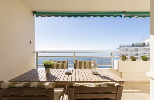 Marbella City Centre Apartment | Bright Apartment with Front Sea Views