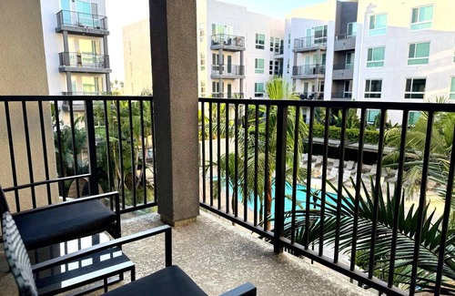 Lyon Street Apartment | Bright Apt 10 Min from Disneyland With Pool & GYM