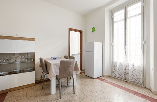 Segnano Apartment | Bright APT only 150m from Cà Granda M5 stop!