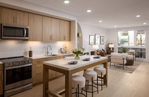 Mountain View Condo | Bright Avelle 2BR Condo | Family Friendly, Pool & Hot Tub