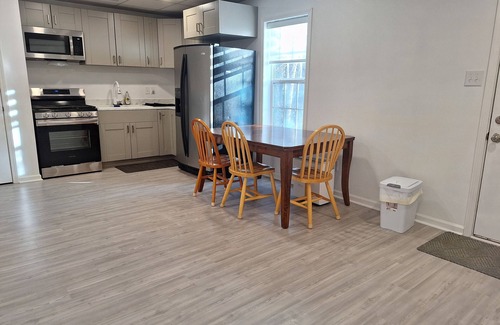 Buford Apartment | Bright Basement Apt. in Sugar Hill with Full Kitchen
