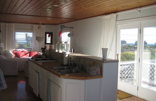 Biddeford Pool Cottage | Bright Beach Cottage, Waterviews, Dog Ok, Honeymoon, Weddings