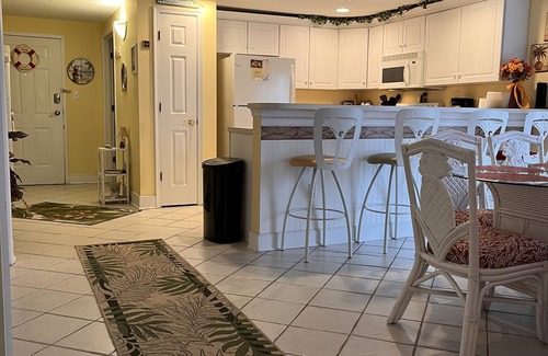Midtown Ocean City Condo | Bright & Beautiful Bay View Condo Overlooking Pool in Great Mid-Town Location