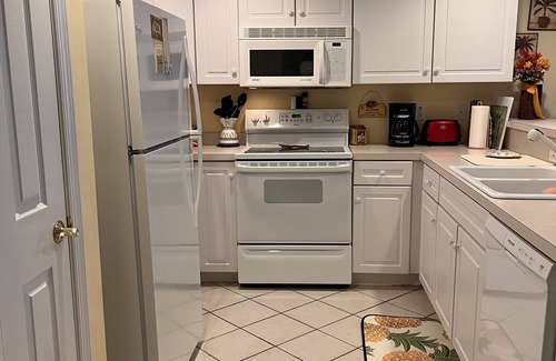 Midtown Ocean City Condo | Bright & Beautiful Bay View Condo Overlooking Pool in Great Mid-Town Location