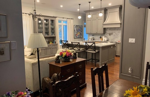 Perry Cottage | Bright, beautifully renovated lake-front cottage just north of Huntsville.