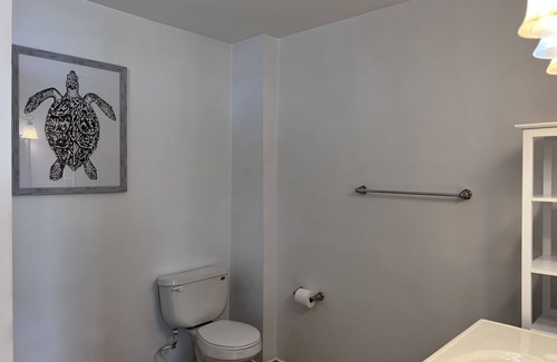 Worcester House | Bright Bedroom with Private Bath