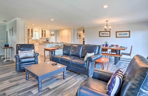 Russellville House | Bright Bonneau Getaway on Lake Moultrie!