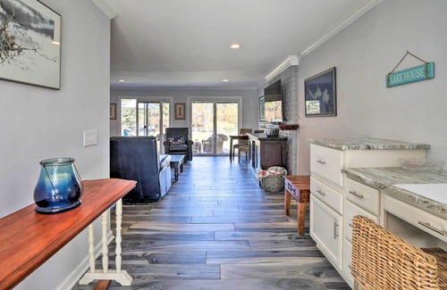 Russellville House | Bright Bonneau Getaway on Lake Moultrie!