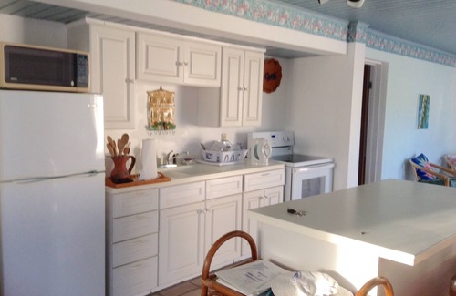 Frigate Bay Condo | Bright, Breezy Condo on the Palmy Shore