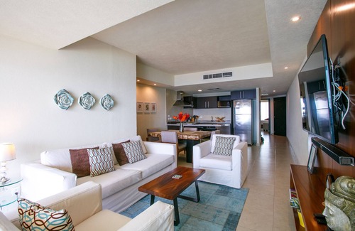 South Hotel Zone Condo | Bright & Breezy Ocean View Condo | Pools, Gym