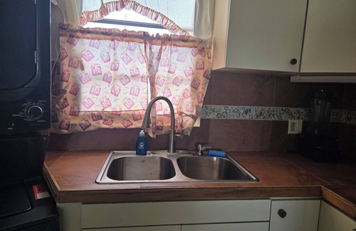 Estate Demarara Condo | Bright & Breezy 2-Bedroom Condo with King Suite, Wifi, Patio in Charlotte Amalie