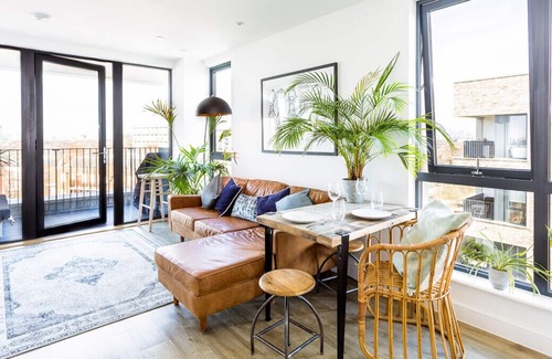 Coldharbour Apartment | Bright Brixton Apartment