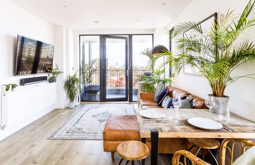 Coldharbour Apartment | Bright Brixton Apartment