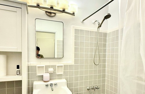 Kensington Apartment | Bright Brooklyn Studio: Your Escape in the City
