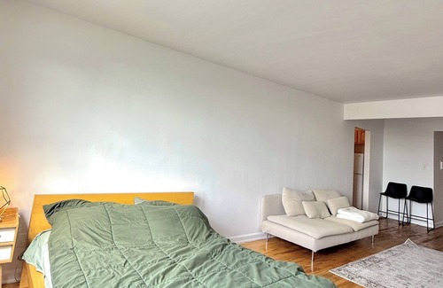 Kensington Apartment | Bright Brooklyn Studio: Your Escape in the City