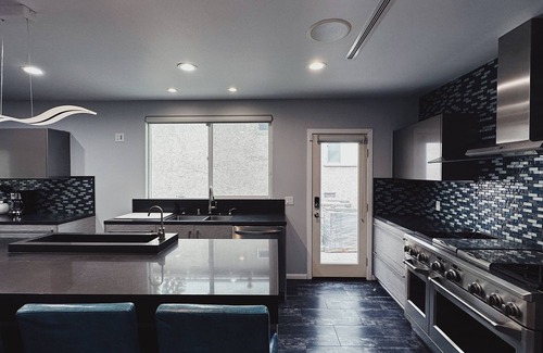 Burbank House | Bright Burbank 3 Bedroom Home with Pool