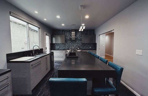 Burbank House | Bright Burbank 3 Bedroom Home with Pool