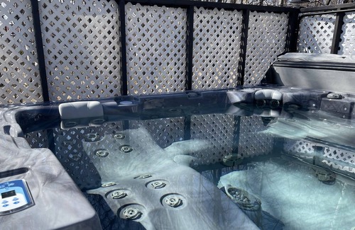 Sainte-Agathe-des-Monts Ski Chalet | Bright & Cozy 5 Bdrm Mountain Chalet w/Spa & Pool